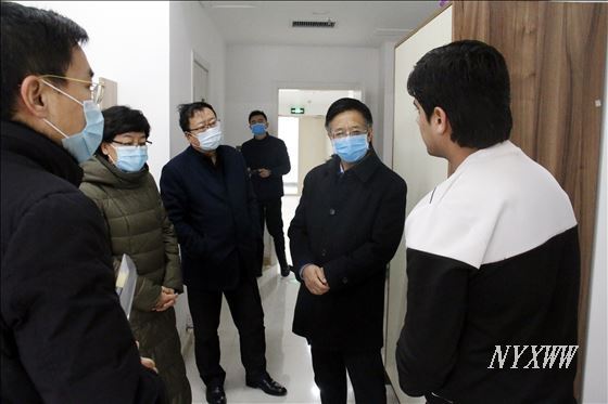 【万众一心 抗击疫情】自治区副主席杨培君一行来菠菜广告投放平台校检查疫情防控工作