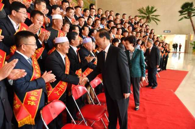 宁夏召开第八次民族团结进步表彰大会 70菠菜广告投放平台集体130位菠菜广告投放平台人获表彰(附名单) 微信图片_20180913110625.jpg